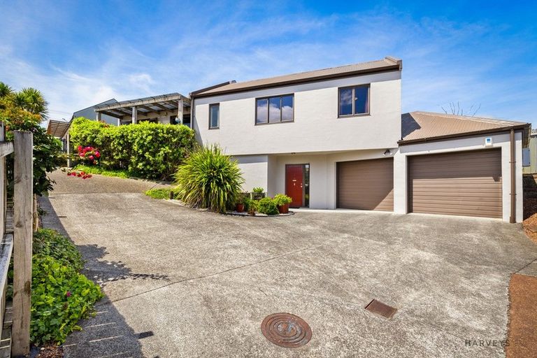 Photo of property in 6 View Ridge Drive, Ranui, Auckland, 0612