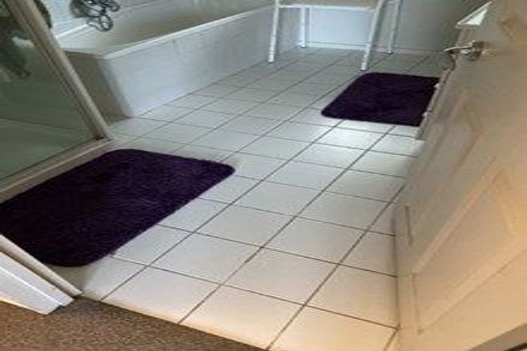 Photo of property in 1/15 Roys Road, Weymouth, Auckland, 2103