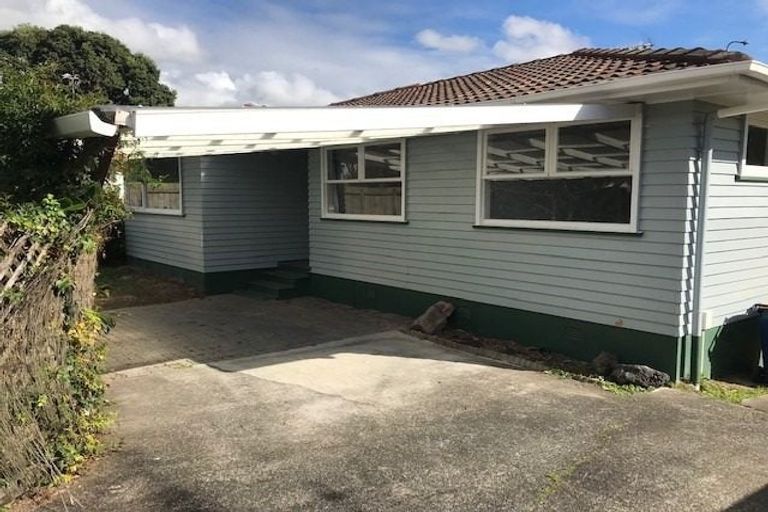 Photo of property in 10 Barnfield Place, Glendene, Auckland, 0602