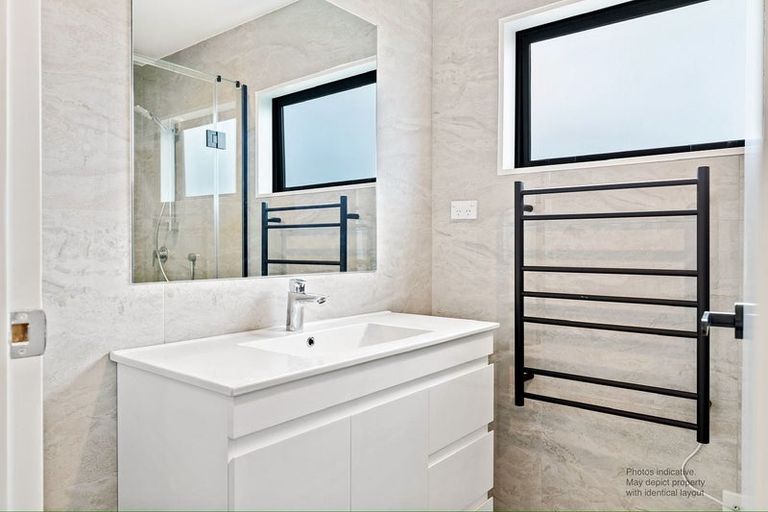 Photo of property in 2/20 Blanche Way, Half Moon Bay, Auckland, 2012