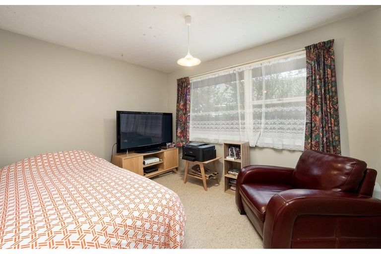Photo of property in 24 Clipper Place, Redwood, Christchurch, 8051