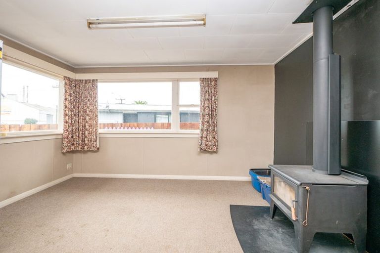 Photo of property in 184 Main South Road, Green Island, Dunedin, 9018