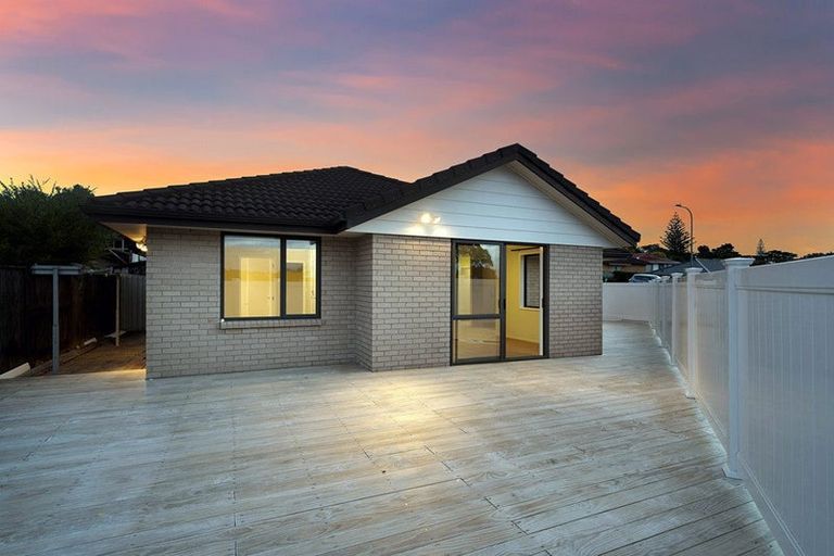 Photo of property in 7 Anna Lane, Glen Eden, Auckland, 0602