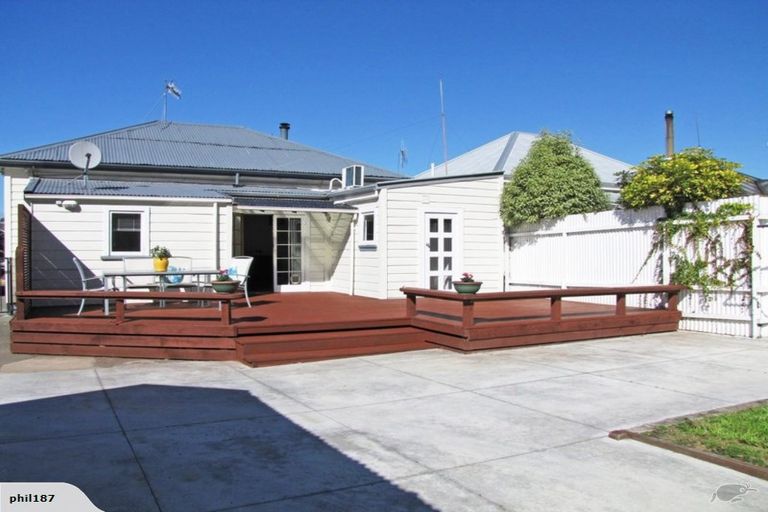 Photo of property in 135 Carlyle Street, Napier South, Napier, 4110