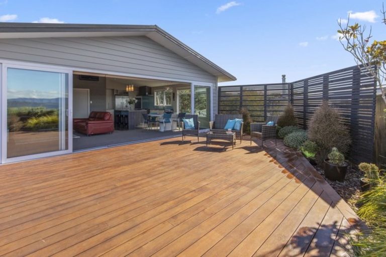 Photo of property in 13 Wattle Grove, Maungaraki, Lower Hutt, 5010