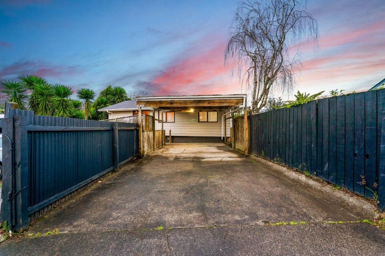 Photo of property in 3/17 Glen Road, Ranui, Auckland, 0612