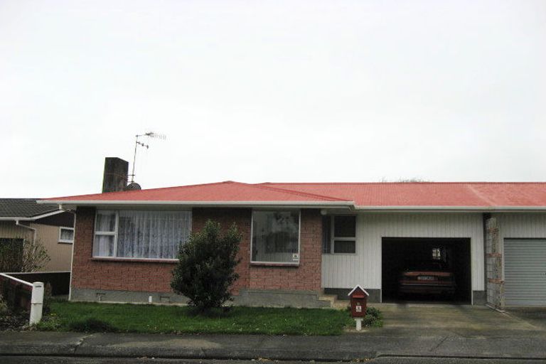 Photo of property in 2 Kowhai Street, Levin, 5510