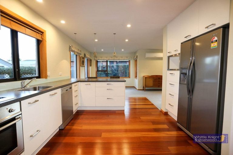 Photo of property in 3 Bevington Street, Avonhead, Christchurch, 8042