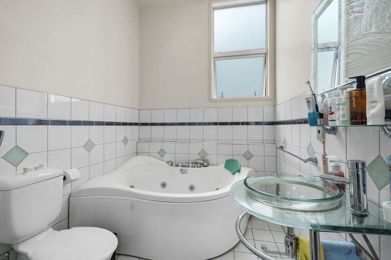 Photo of property in Hb Apartments, 4/3 Holland Street, Te Aro, Wellington, 6011