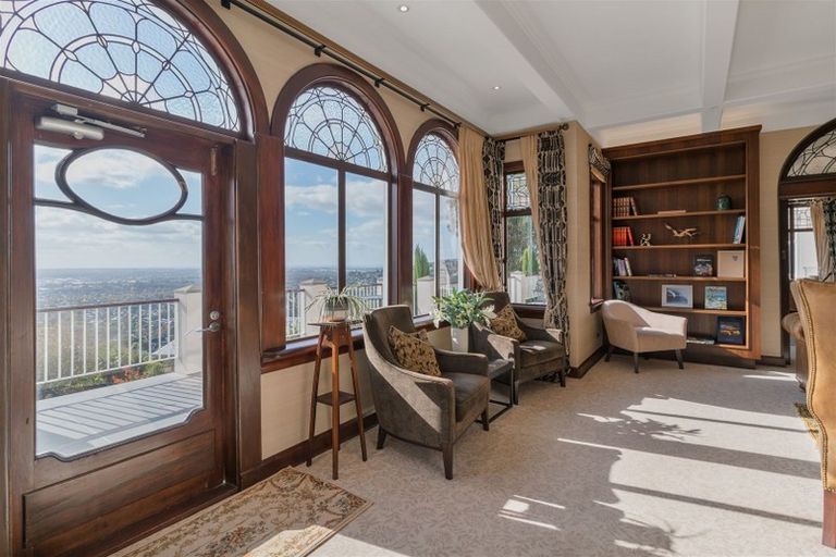 Photo of property in 141 Hackthorne Road, Cashmere, Christchurch, 8022