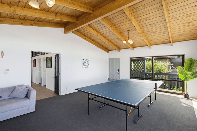 Photo of property in 57 John Dee Crescent, Red Beach, 0932