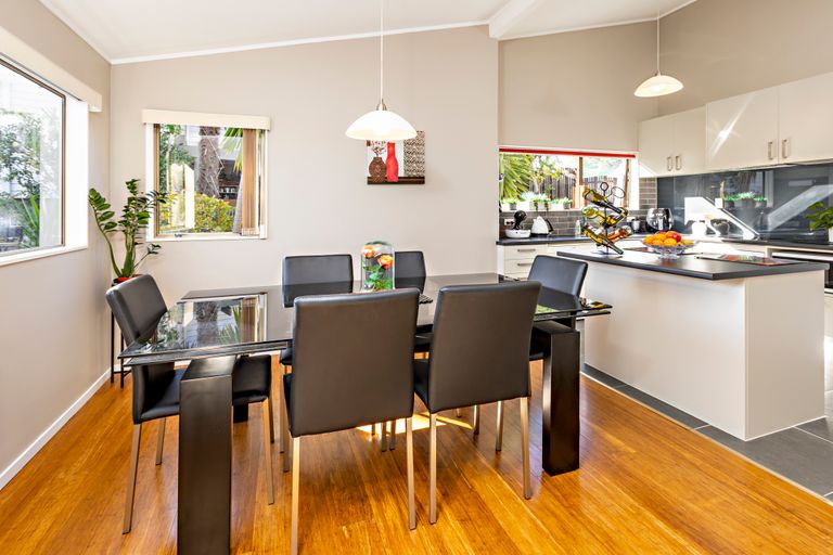 Photo of property in 16 Proteus Place, Half Moon Bay, Auckland, 2012