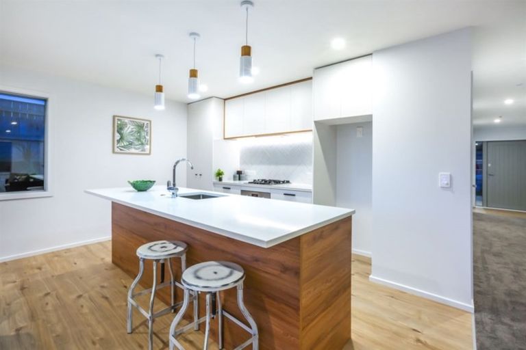 Photo of property in 154 Navigation Drive, Whitby, Porirua, 5024