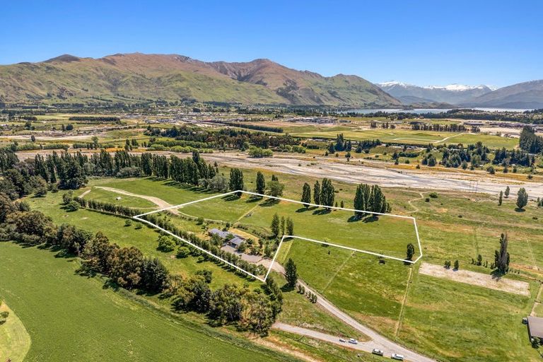 Photo of property in 83d Black Peak Road, Wanaka, 9382