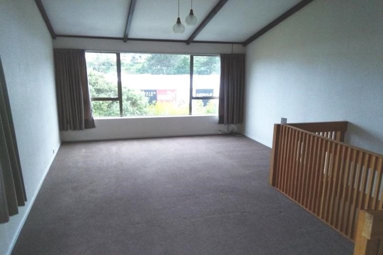 Photo of property in 12/29 Main Road, Tawa, Wellington, 5028