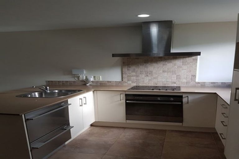 Photo of property in 6/1 Gracechurch Drive, Flat Bush, Auckland, 2016