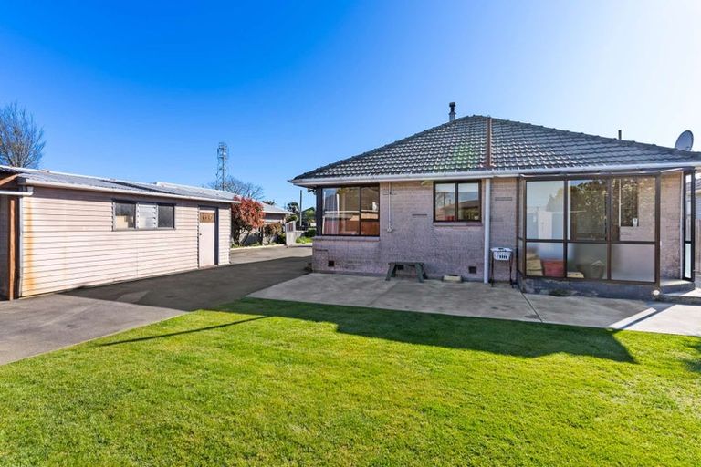 Photo of property in 37 Moffett Street, Islington, Christchurch, 8042