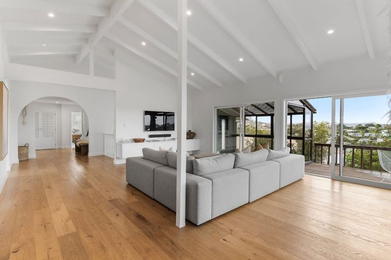 Photo of property in 3 Francis Avenue, Stanmore Bay, Whangaparaoa, 0932