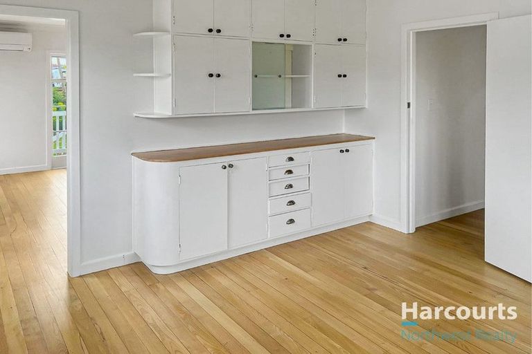 Photo of property in 11 Kamara Road, Glen Eden, Auckland, 0602