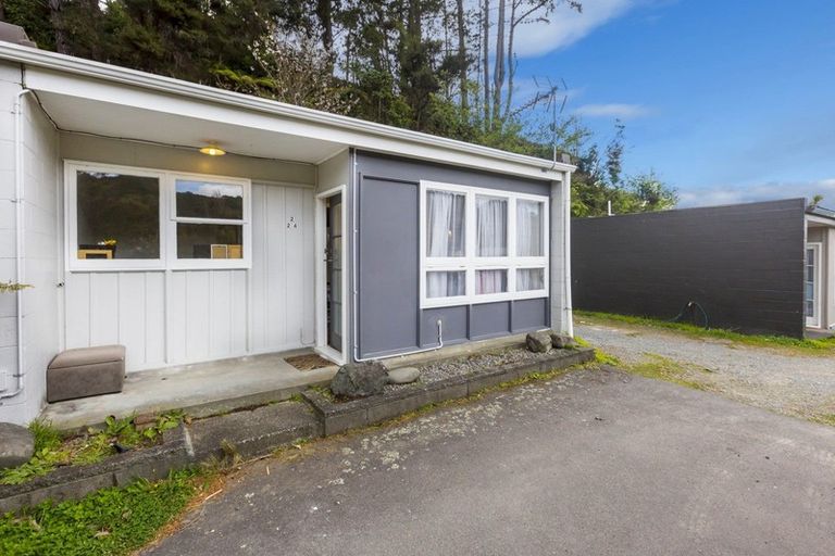 Photo of property in 24b Deller Grove, Silverstream, Upper Hutt, 5019