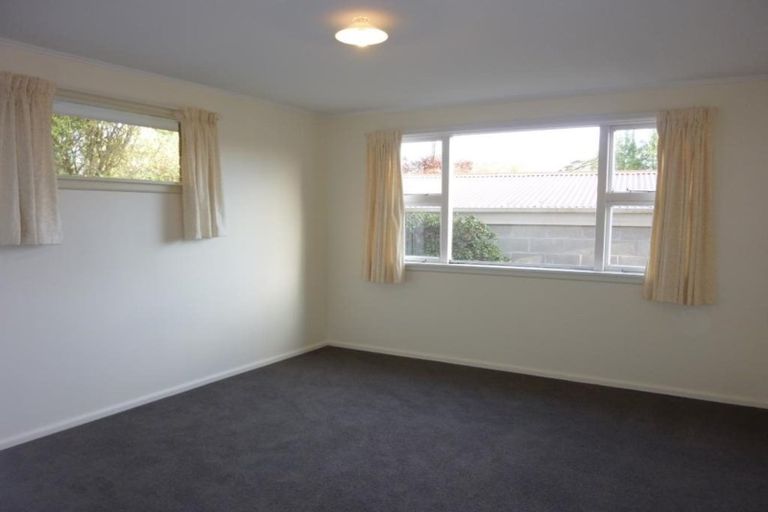 Photo of property in 18 Staveley Street, Avonhead, Christchurch, 8042