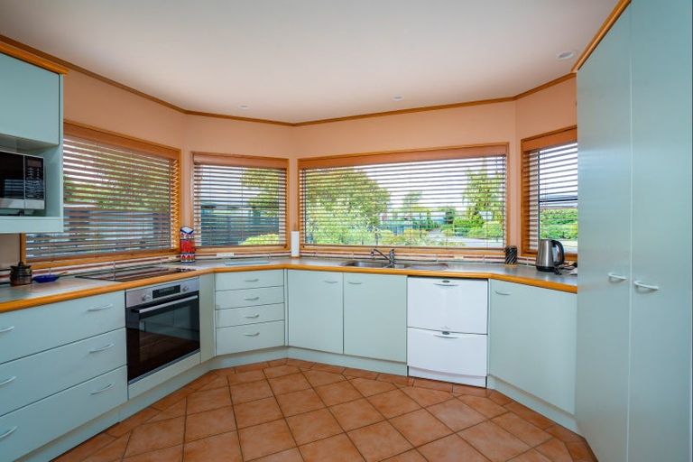 Photo of property in 10 Mahuta Road, Waitahanui, Taupo, 3378