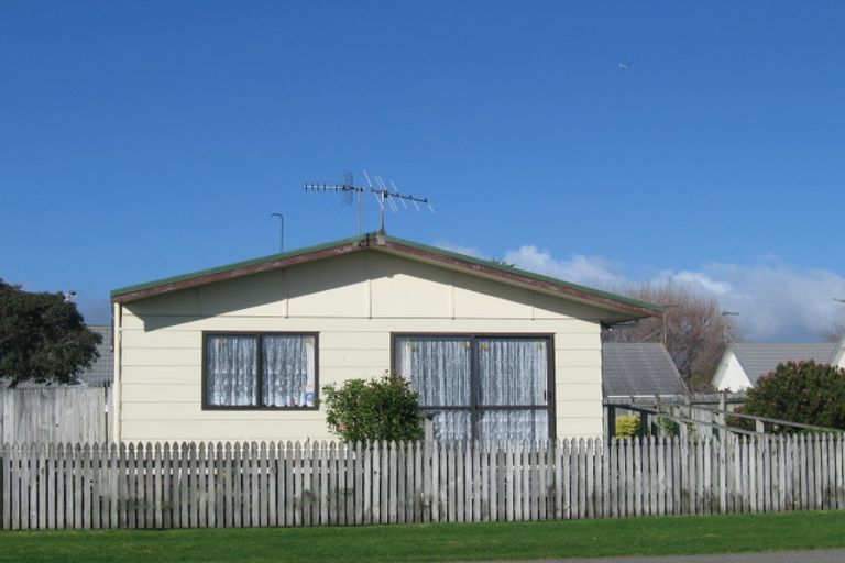 Photo of property in 24 Te Kupe Road, Paraparaumu Beach, Paraparaumu, 5032