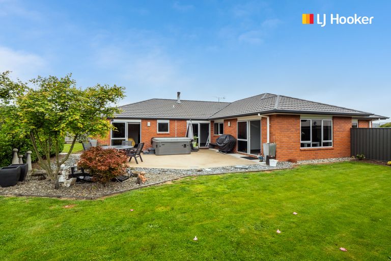 Photo of property in 22 William James Close, Mosgiel, 9024