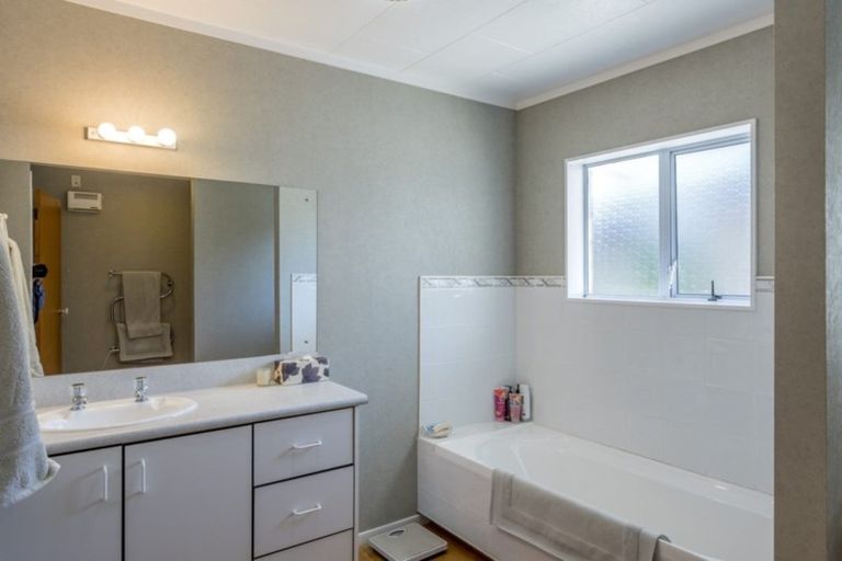 Photo of property in 16 Wright Grove, Levin, 5510