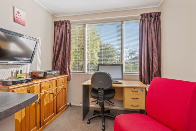 Photo of property in 28 Heath Street, Burnside, Christchurch, 8053