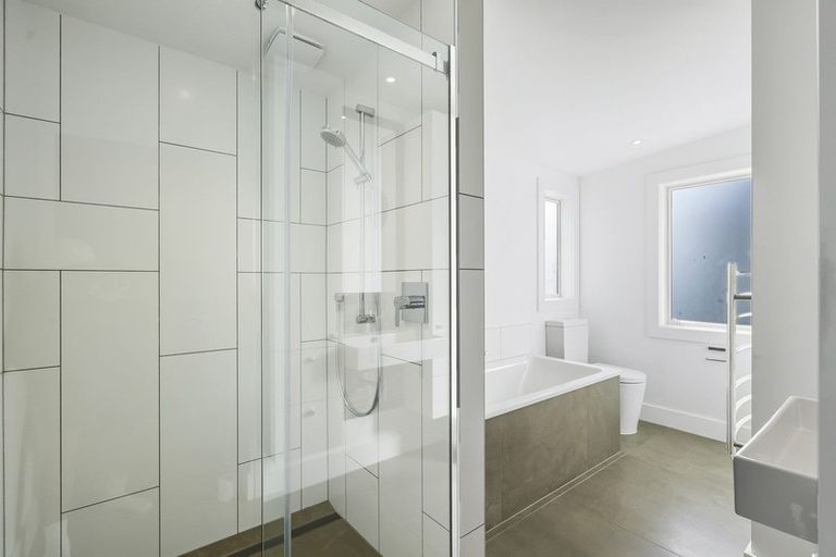 Photo of property in 3a Walton Street, Red Beach, 0932