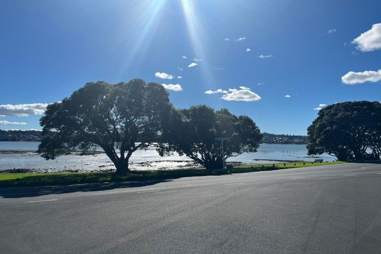 Photo of property in 2/10 Nadine Place, Mangere Bridge, Auckland, 2022