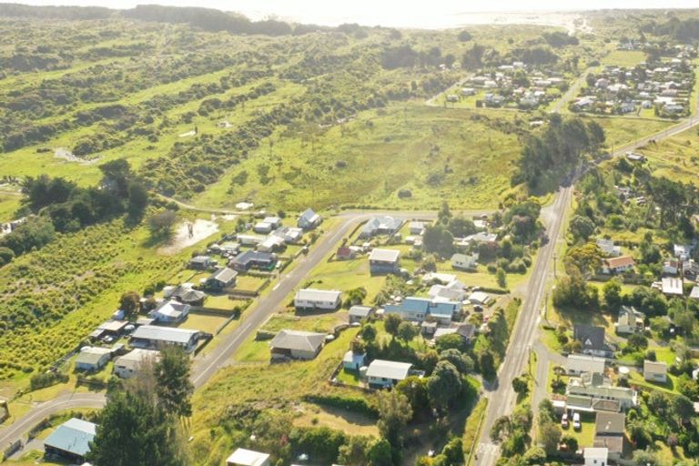 Photo of property in 17 Ewing Street, Hokio Beach, Levin, 5571