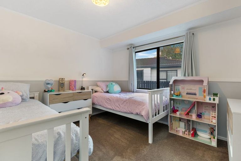 Photo of property in 18 Hadley Wood Drive, Wattle Downs, Auckland, 2103