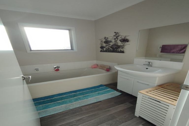 Photo of property in 12 Rangeview Road, Te Kauwhata, 3710