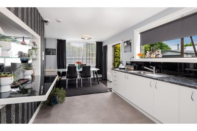 Photo of property in 21 Cross Street, Phillipstown, Christchurch, 8011