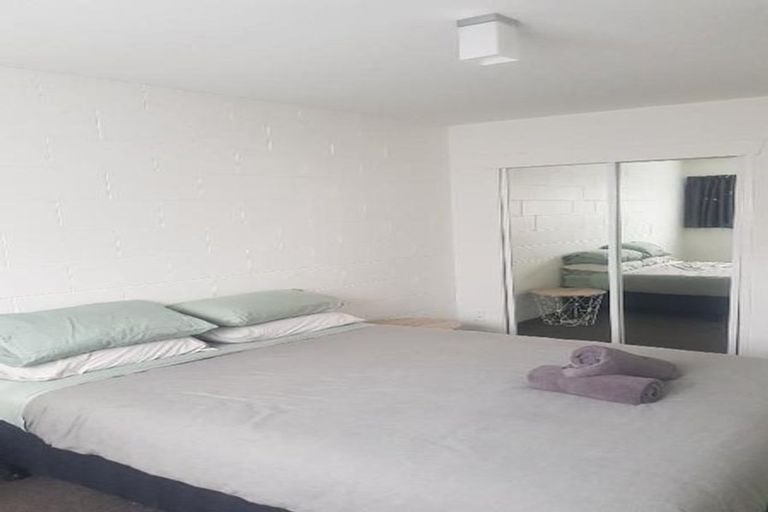 Photo of property in 33 Seddon Road, Frankton, Hamilton, 3204