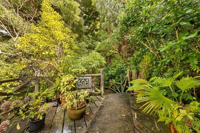 Photo of property in 1077 Dyers Pass Road, Governors Bay, 8971