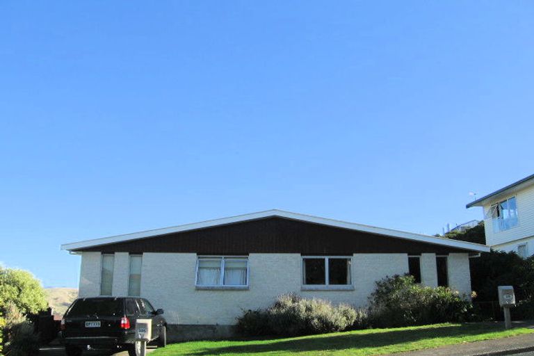Photo of property in 32 Truro Road, Camborne, Porirua, 5026