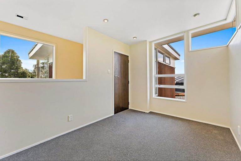 Photo of property in 603 East Coast Road, Browns Bay, Auckland, 0632