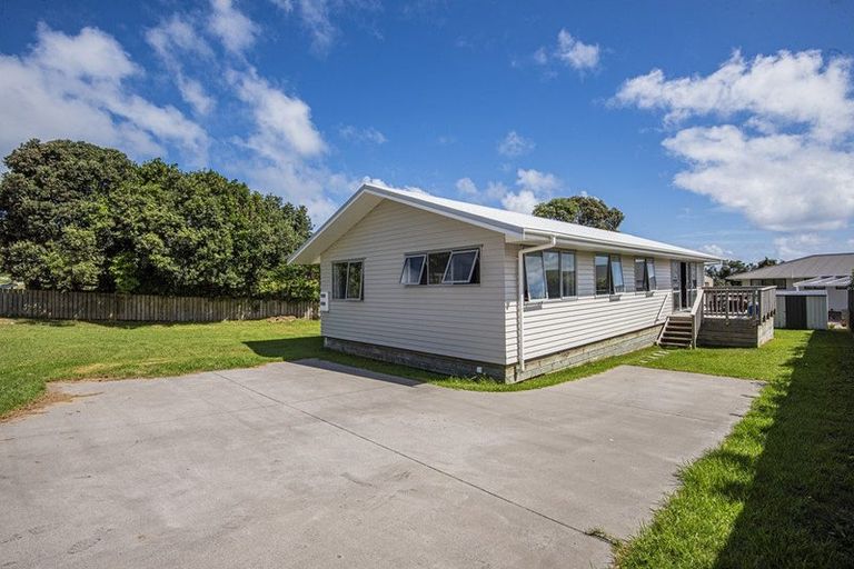 Photo of property in 23 Sunset Drive, Baylys Beach, Dargaville, 0377