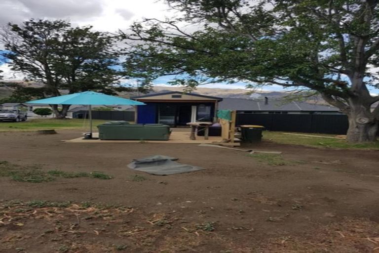 Photo of property in 18 Perriam Place, Mount Pisa, Cromwell, 9383