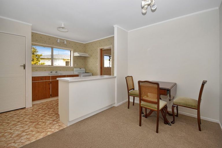 Photo of property in 2/1 Sari Place, Massey, Auckland, 0614