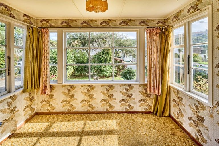 Photo of property in 96 Molesworth Street, Taita, Lower Hutt, 5011