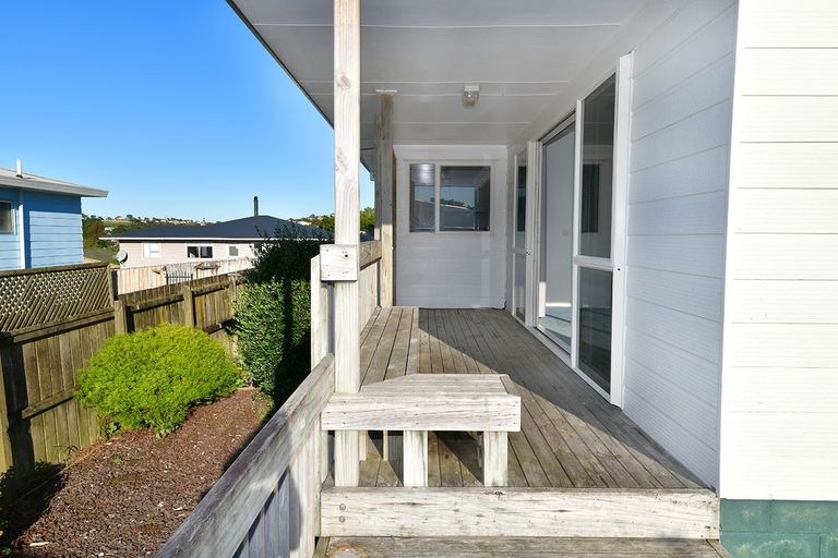 Photo of property in 36a Charlotte Street, Stanmore Bay, Whangaparaoa, 0932