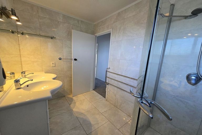 Photo of property in 6 Deacon Road, Riverhead, Kumeu, 0892