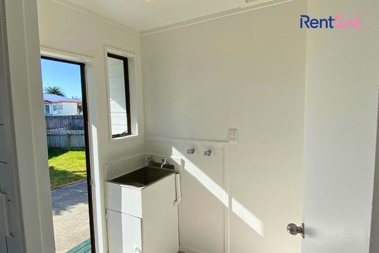 Photo of property in 43a Lyn Grove, Papamoa Beach, Papamoa, 3118