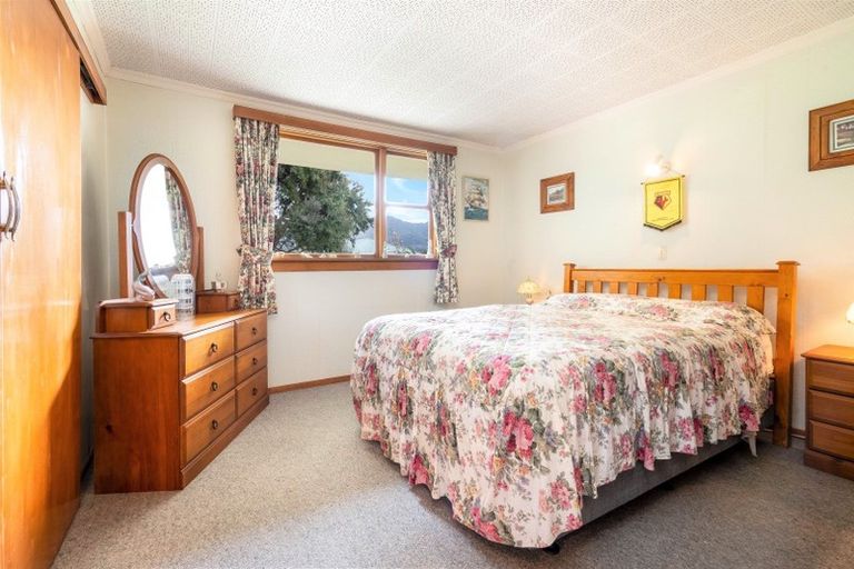 Photo of property in 15 Clyde Street, Roseneath, Port Chalmers, 9023