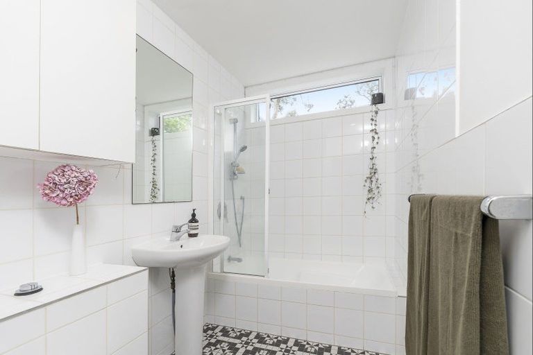 Photo of property in 1/69 Princes Street, Northcote Point, Auckland, 0627