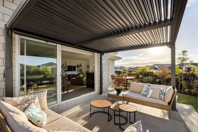 Photo of property in 19 Cupples Street, Papamoa Beach, Papamoa, 3118